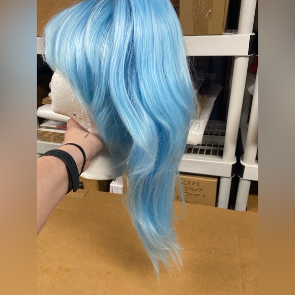 Short Light Blue Arda Wig - Picture 2 of 4